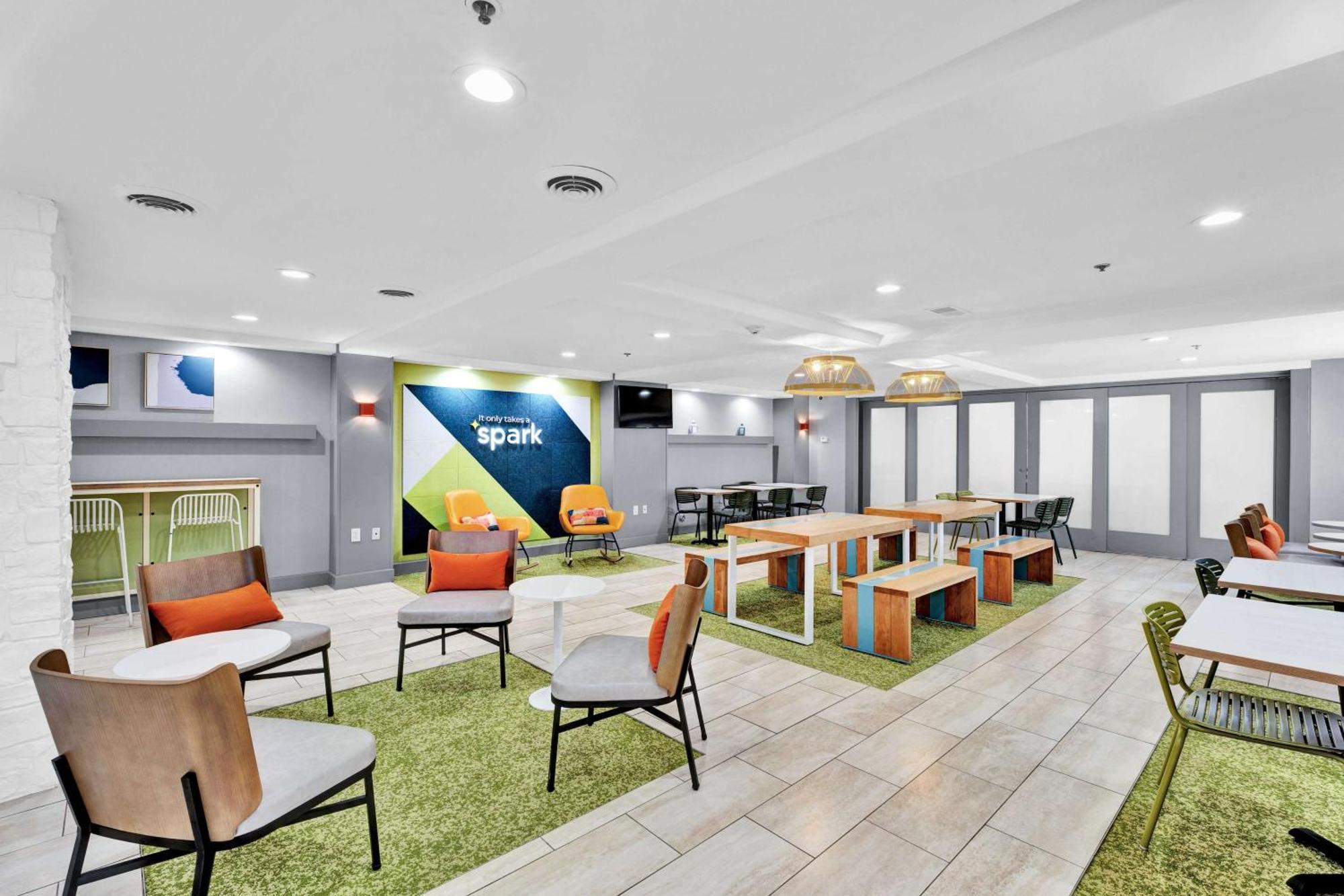 Spark By Hilton Плімут Екстер'єр фото